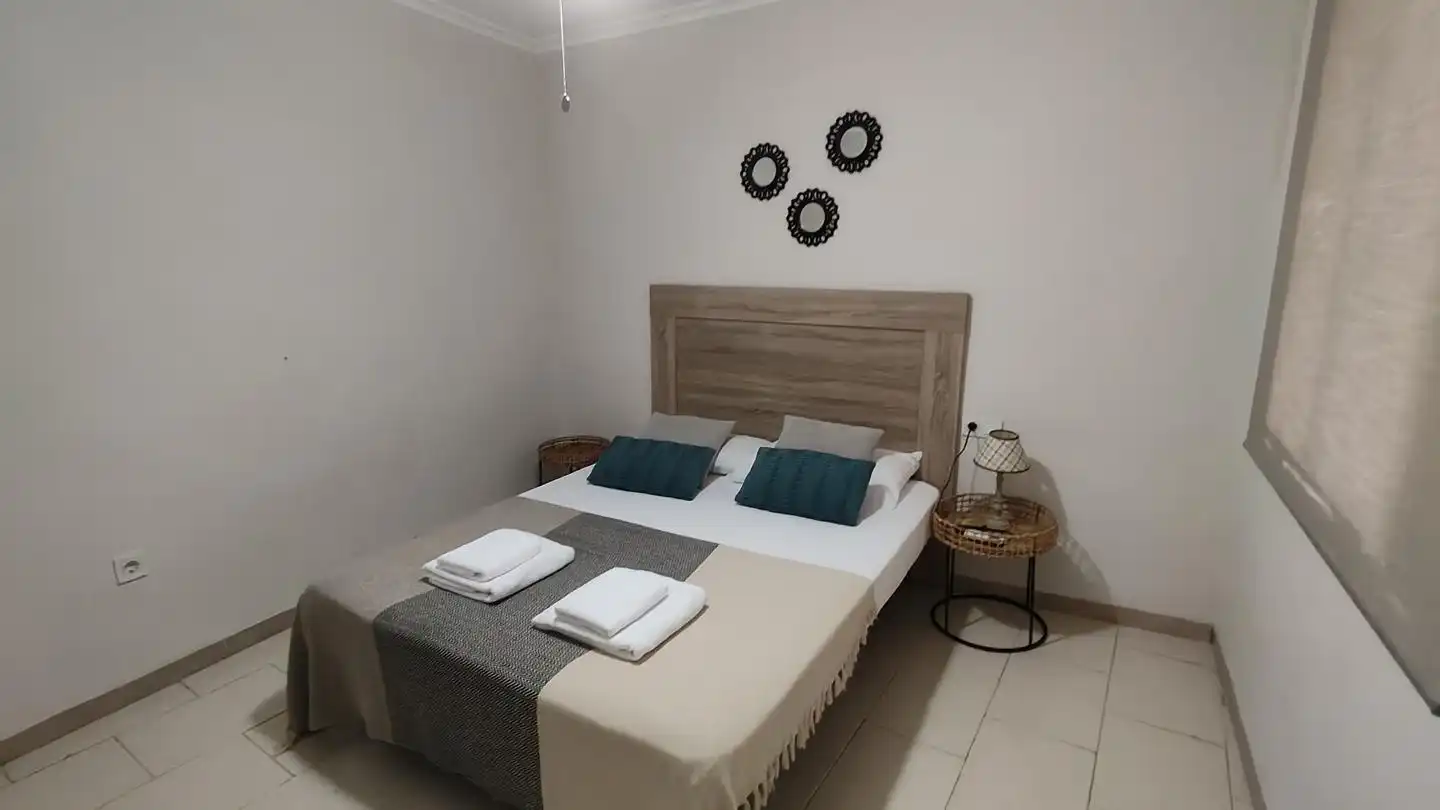 Schlafzimmer von Dachboden zur Miete in Córdoba mit Klimaanlage, Terrasse und Möbliert