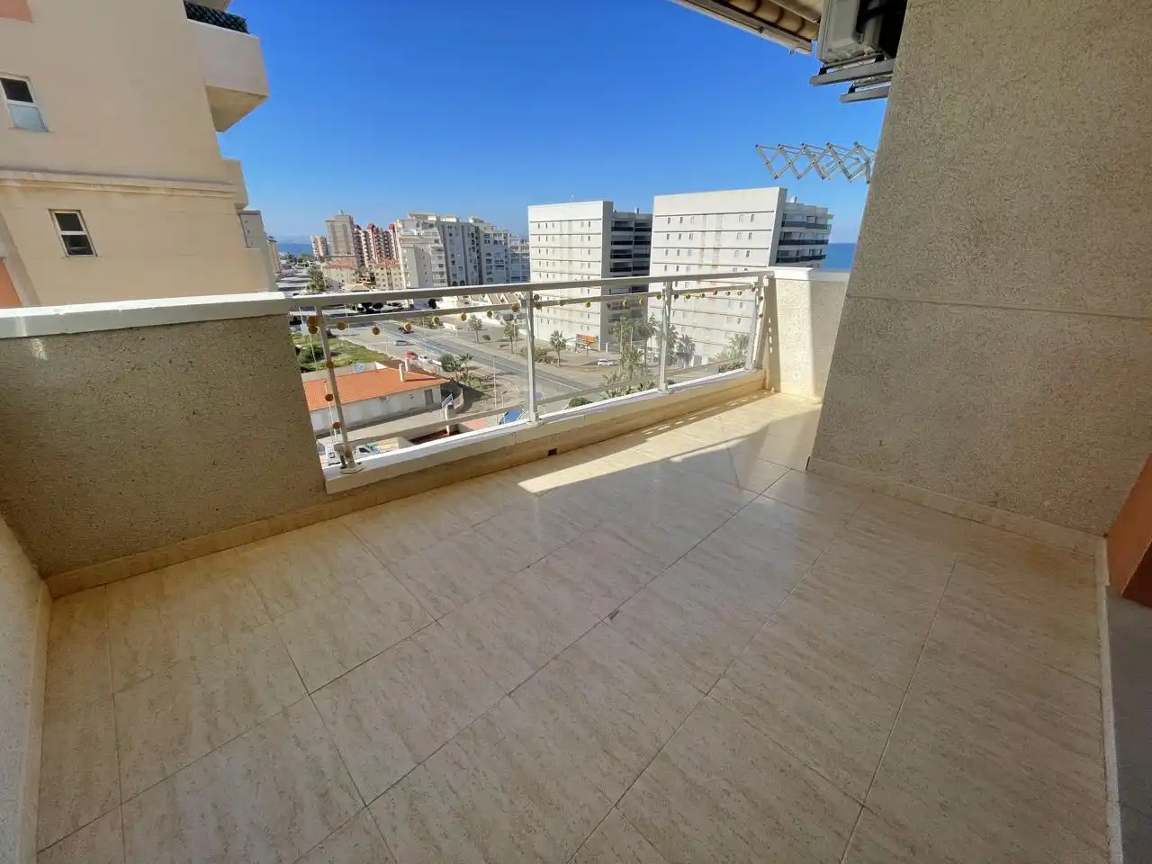 Terraza de Apartamento en venta en La Manga del Mar Menor con Aire acondicionado, Jardín privado y Terraza