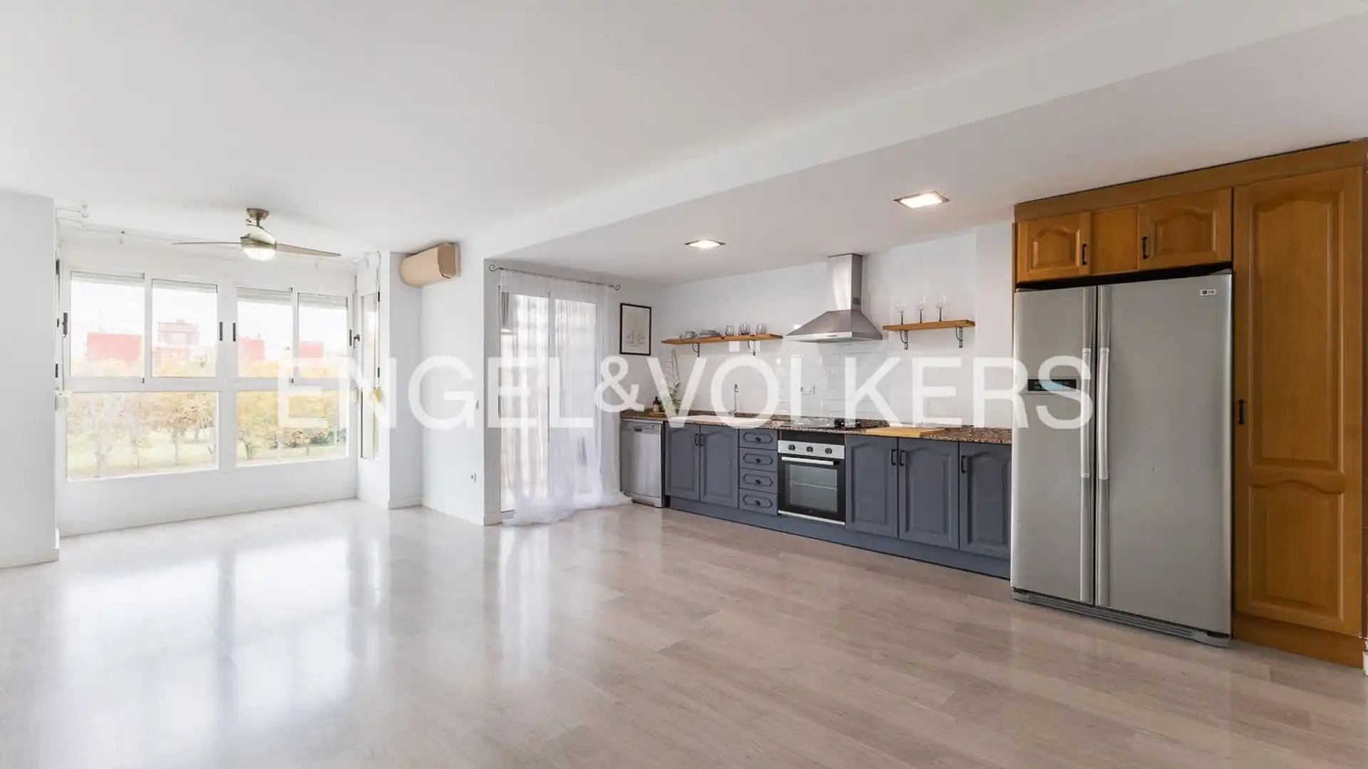 Exterior view of Attic for sale in  Valencia Capital  with Air Conditioner, Heating and Terrace