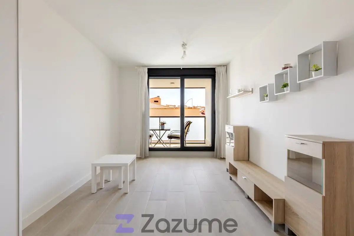 Living room of Flat for rent in Valdemoro  with Air Conditioner, Heating and Parquet flooring