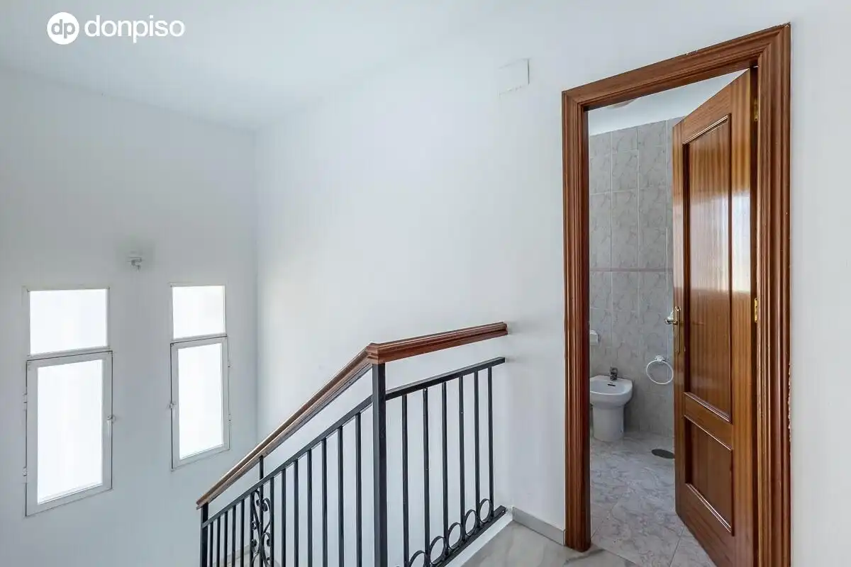 Terraced house for sale in Calle CHECOSLOVAQUIA, imagen 30