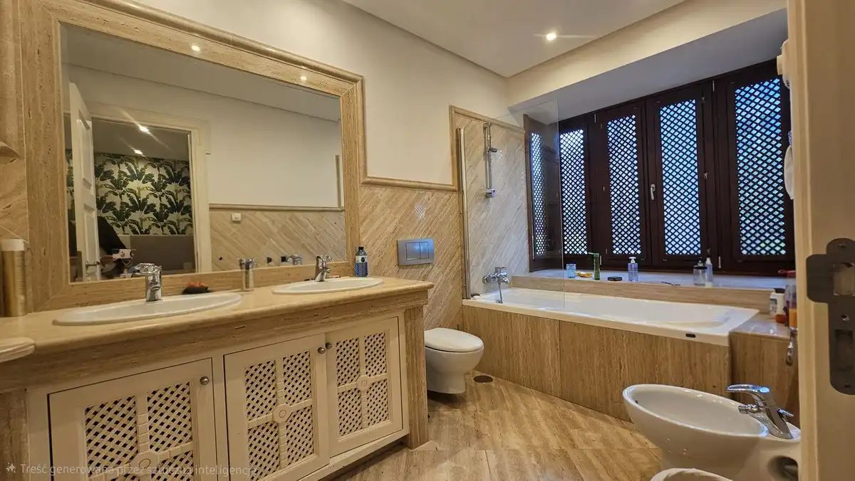 Bathroom of Flat for sale in Marbella  with Terrace, Storage room and Swimming Pool