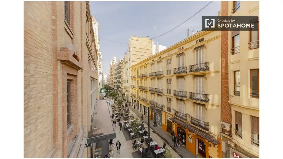 Appartamento con terrazza in affitto a Ciutat Vella, imagen 16