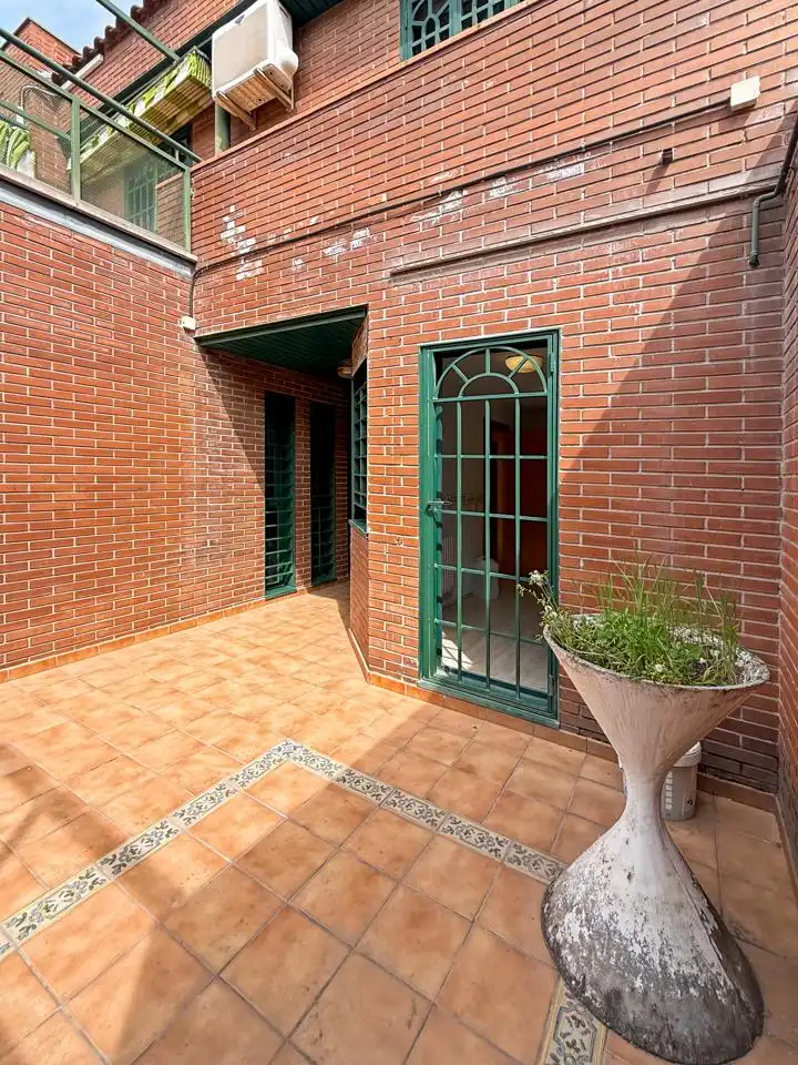 Terrassa de Casa adosada en venda en Alcorcón amb Aire condicionat, Calefacció i Jardí privat