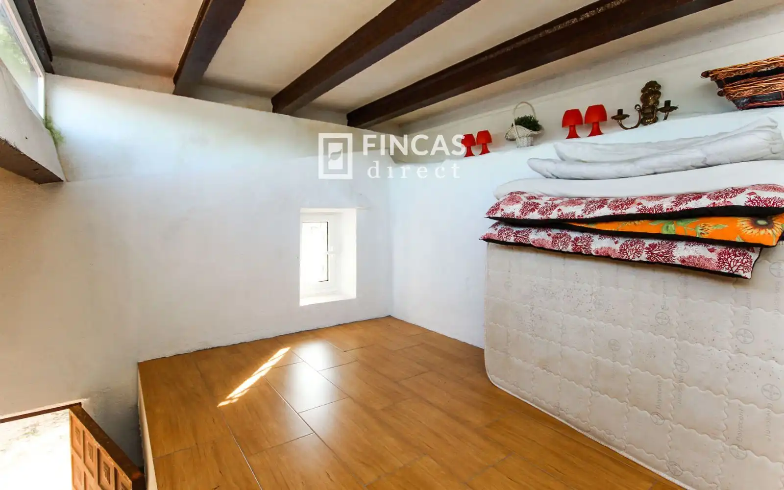 Dormitori de Finca rústica en venda en Camarles amb Terrassa i Moblat