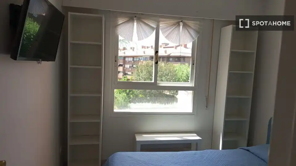 Habitación de Piso para compartir en Madrid con Aire acondicionado, Calefacción y Amueblado
