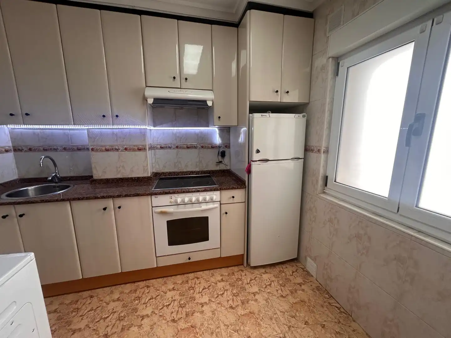 Flat for rent in Gijón - CL DANIEL CERRA, La Calzada