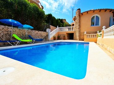 Detached house with balcony for sale in Maryvilla