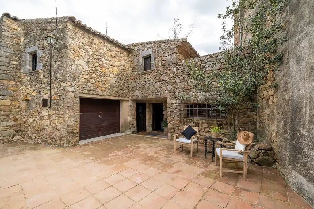 Casa rústica amb piscina en venda a Llagostera, imagen 46