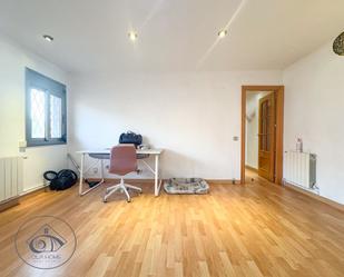 Sala d'estar de Pis en venda en Sant Boi de Llobregat amb Aire condicionat, Calefacció i Parquet