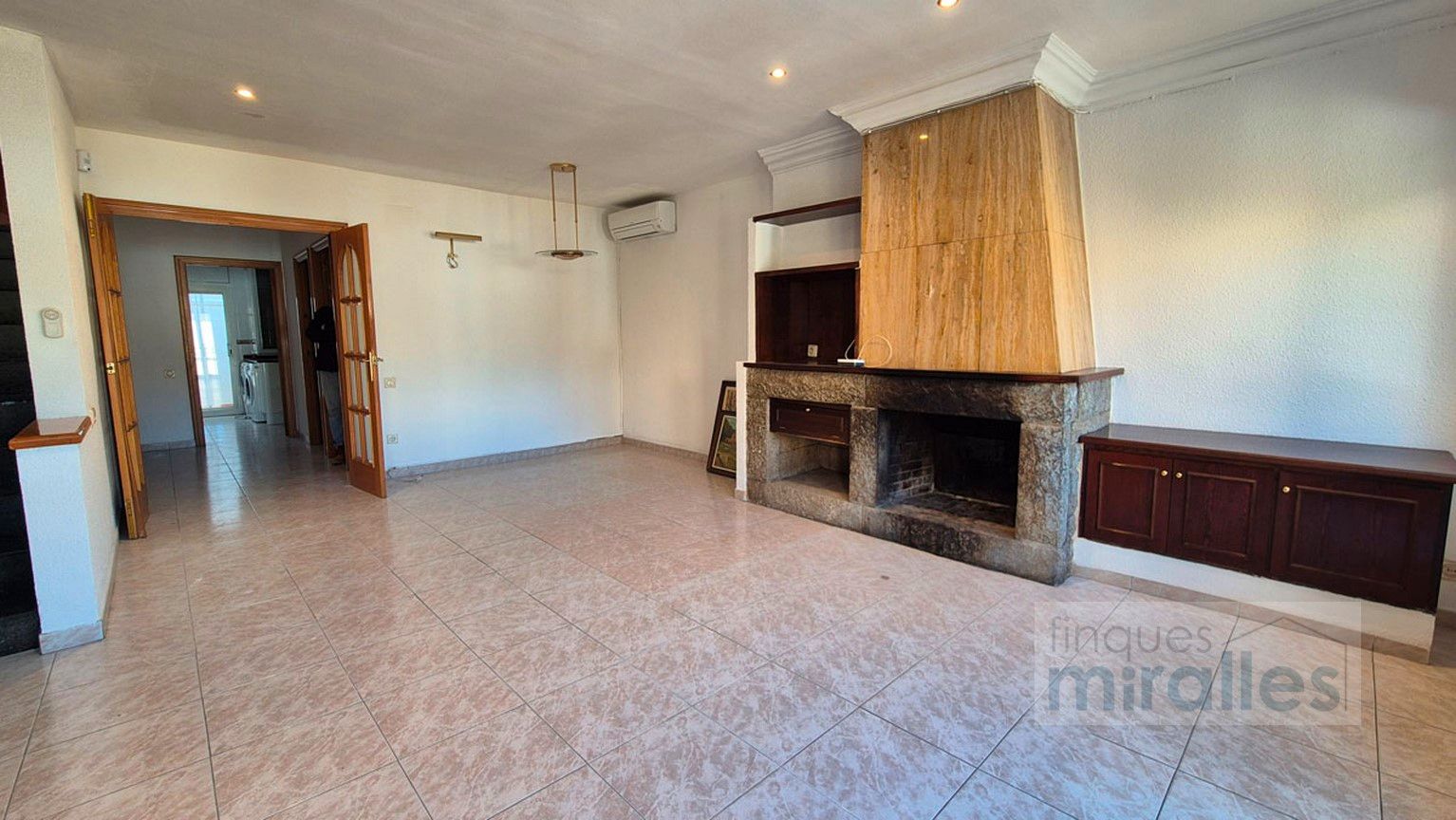 Single-family semi-detached for sale in Carrer Àngel Guimerà, 13