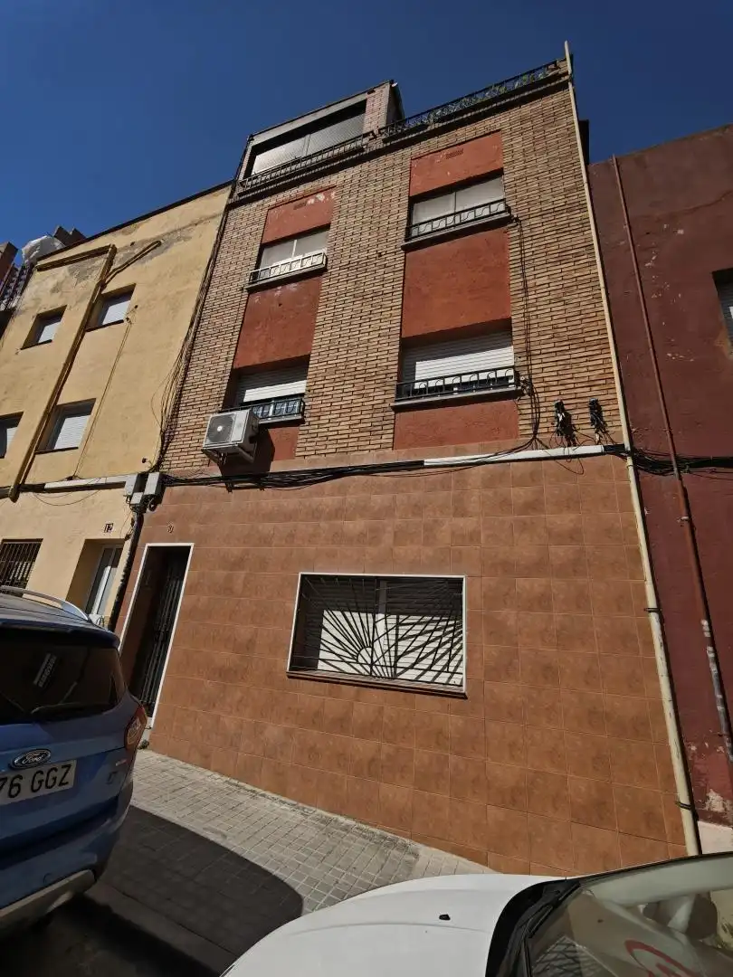 Vista exterior de Pis en venda en Badalona amb Calefacció