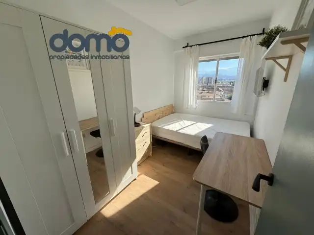 Habitación de Piso para compartir en Granada con Parquet, Amueblado y Lavadora
