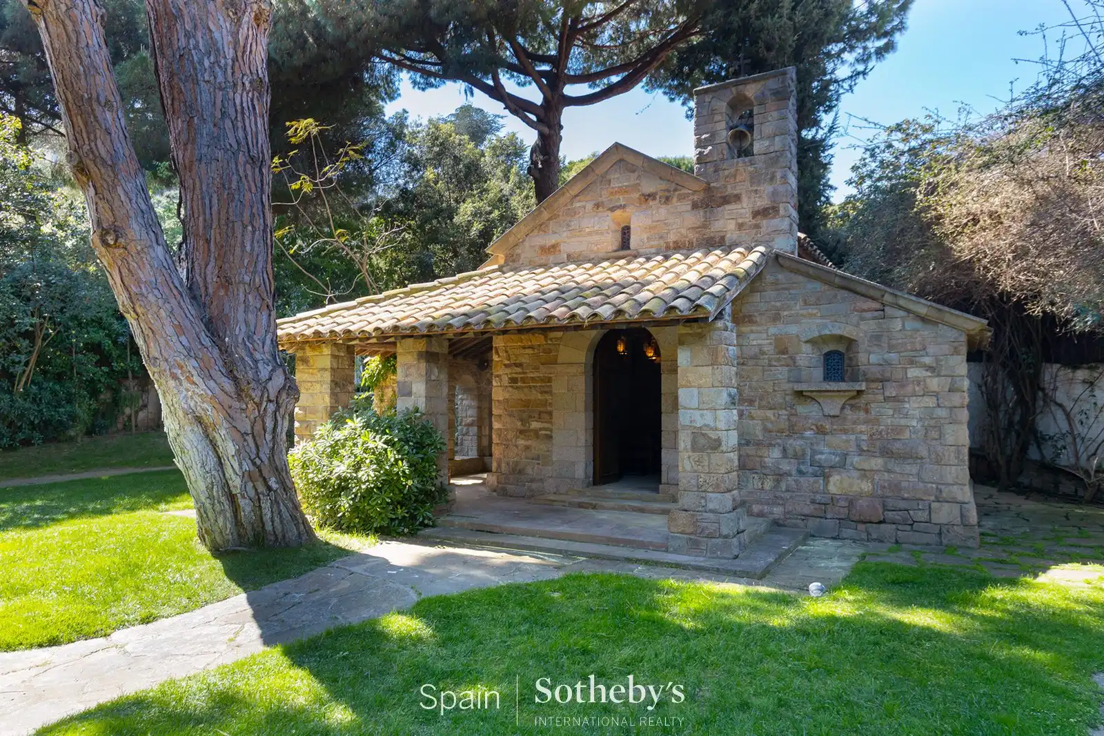 Exterior view of Country homes for sale in Premià de Dalt  with Air Conditioner, Heating and Private garden