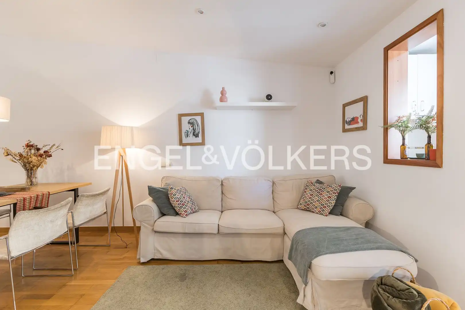 Living room of Flat for sale in Barcelona  with Heating, Parquet flooring and Balcony