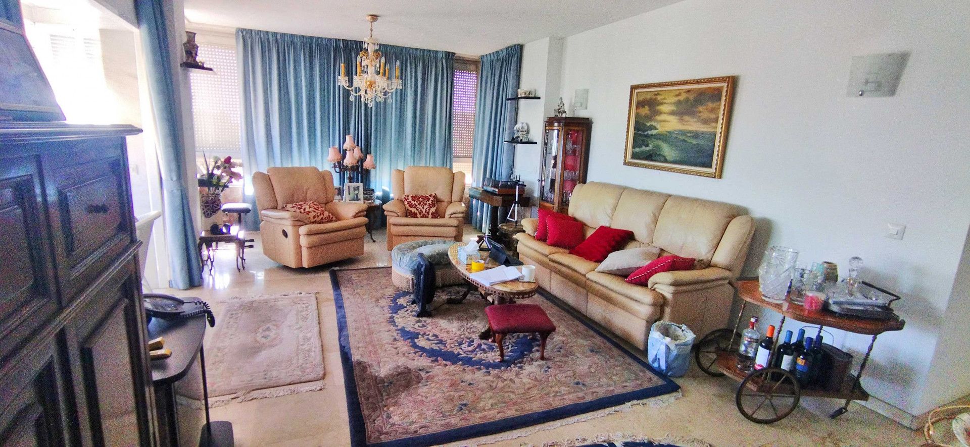 Living room of Flat for sale in Marbella  with Terrace, Swimming Pool and Community pool