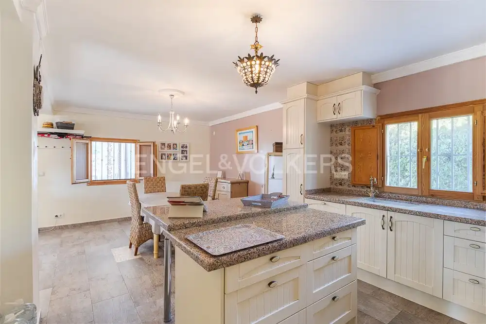 Cocina de Casa o chalet de alquiler en Turís con Aire acondicionado, Calefacción y Jardín privado