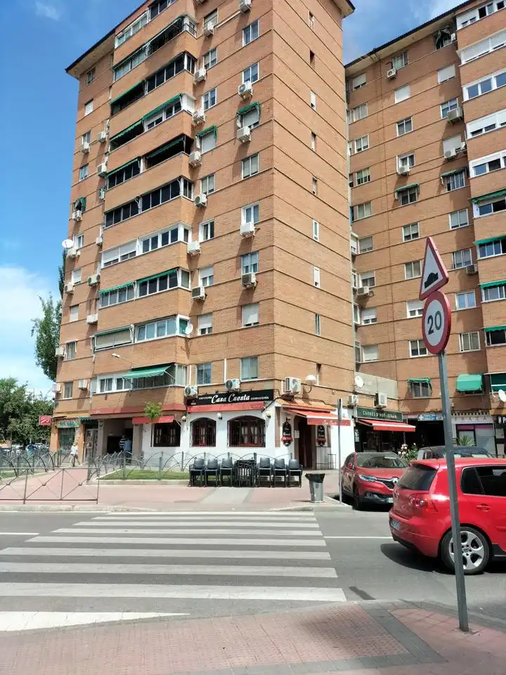 Pis en venda a Florencia, Veredillas