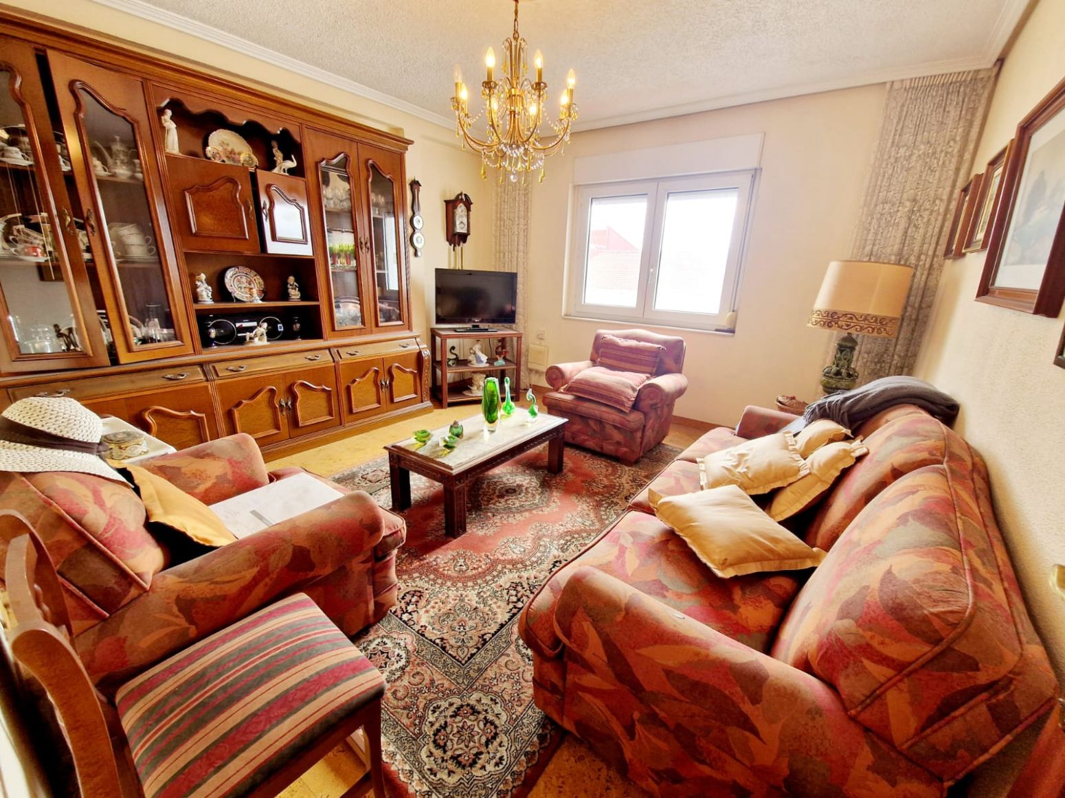 Sala de estar de Piso en venta en Avilés con Parquet y Trastero