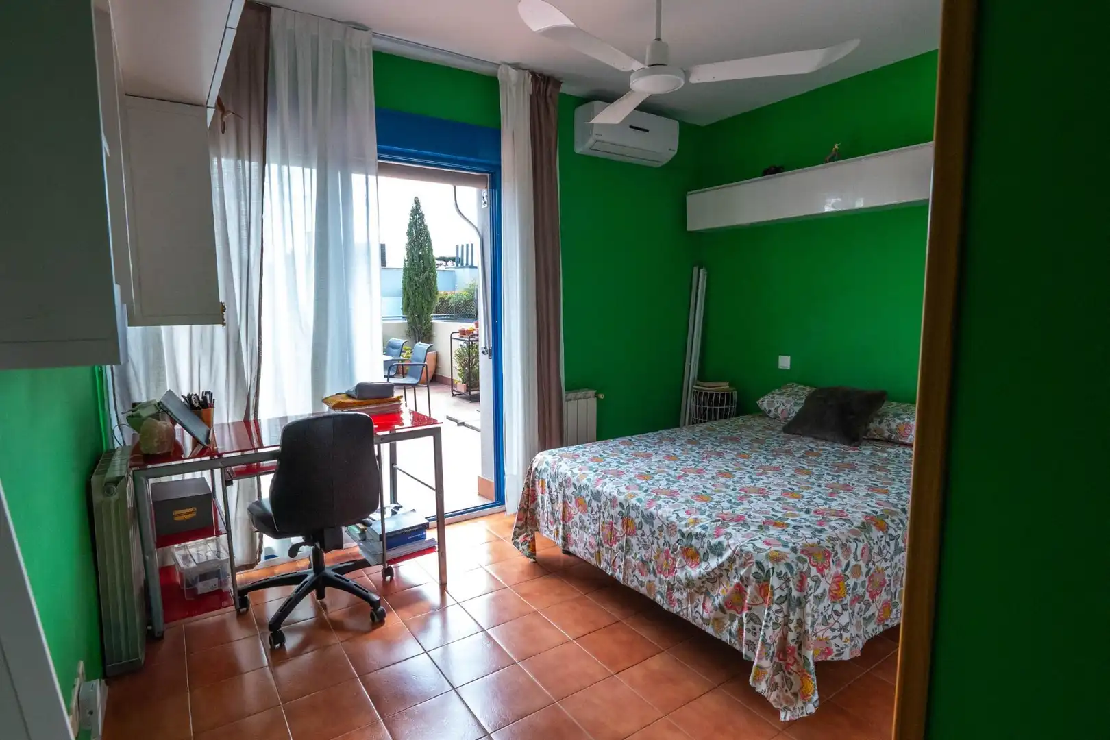 Schlafzimmer von Haus oder Chalet zum Verkauf in Madrid mit Klimaanlage, Heizung und Privatgarten