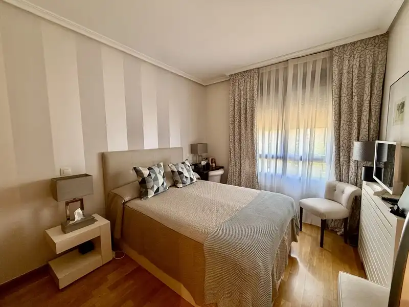 Habitación de Piso de alquiler en Madrid con Aire acondicionado, Calefacción y Jardín privado