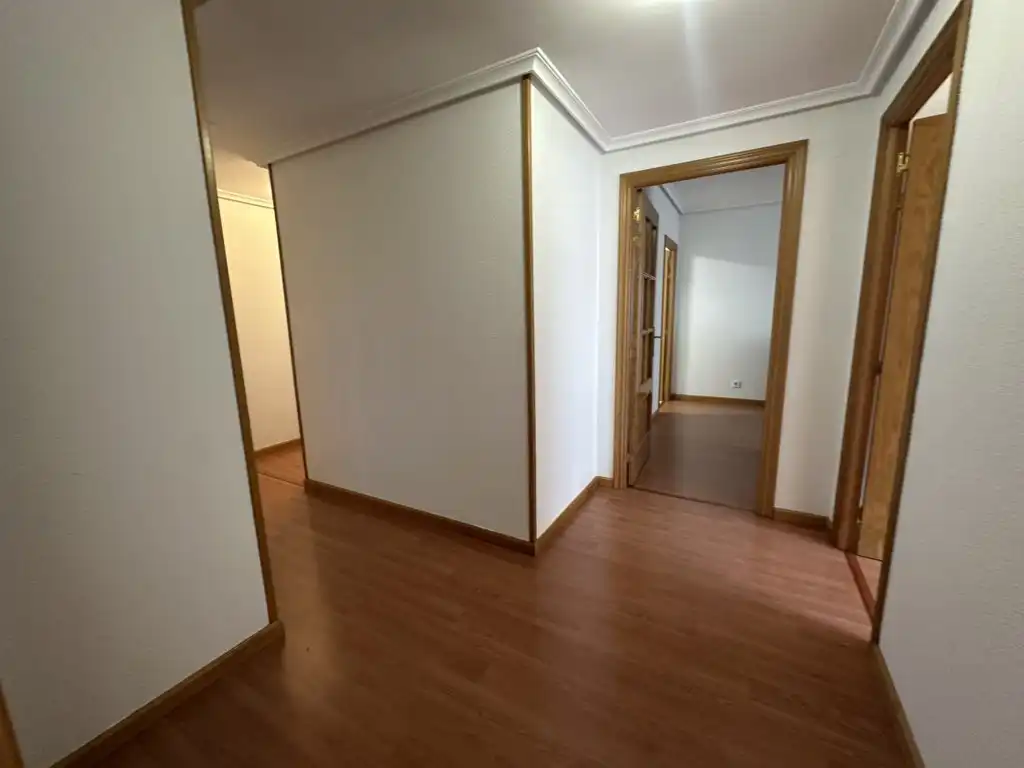 Piso en venta en  Logroño con Calefacción, Parquet y Terraza