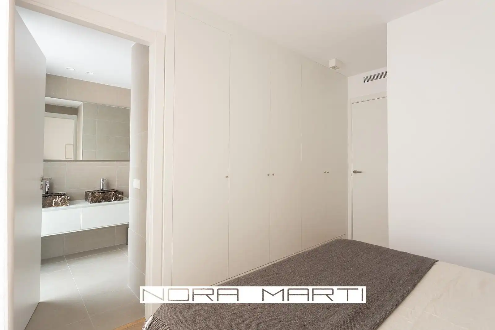 Habitación de Casa o chalet de alquiler en Barcelona con Calefacción, Parquet y Terraza