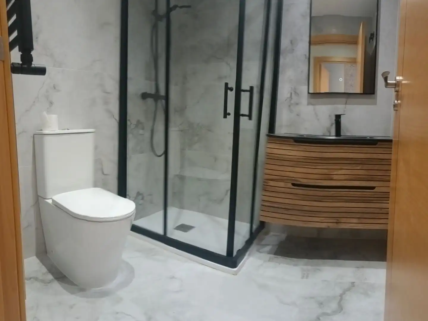 Bathroom of Flat for sale in Getafe  with Air Conditioner, Heating and Private garden