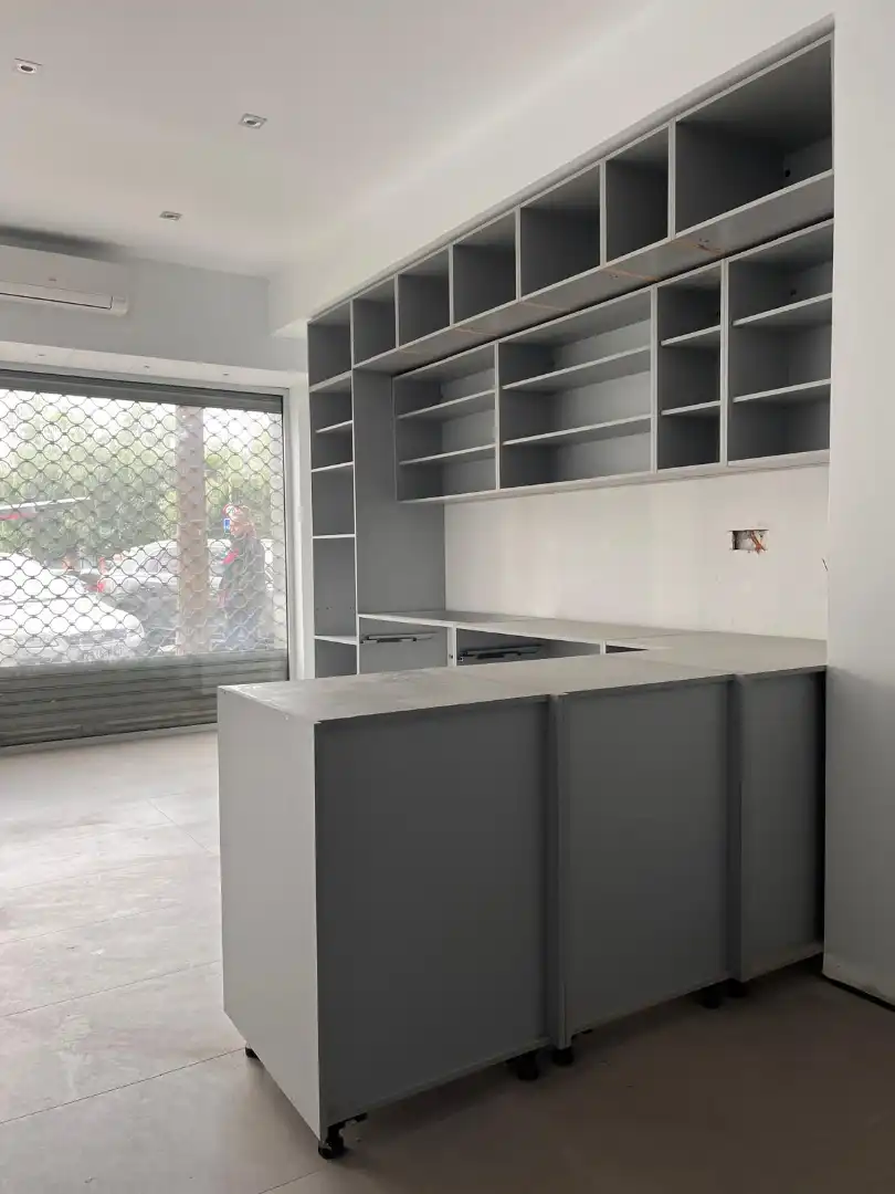 Kitchen of Commercial properties for rent in Esplugues de Llobregat