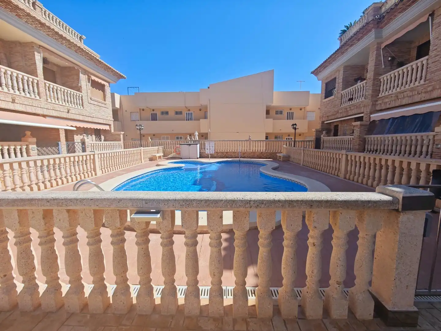 Piscina de Casa o xalet en venda en San Pedro del Pinatar amb Jardí privat, Terrassa i Traster