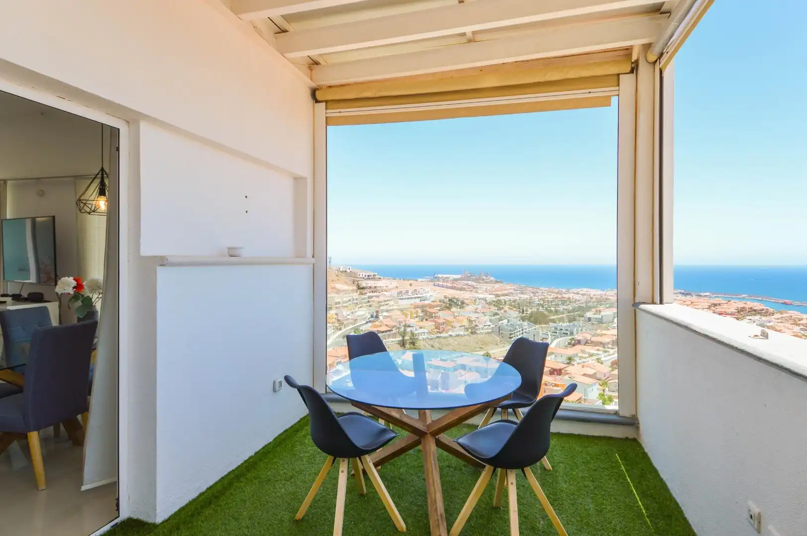 Terrasse von Dachboden zum Verkauf in Mogán mit Klimaanlage, Terrasse und Balkon