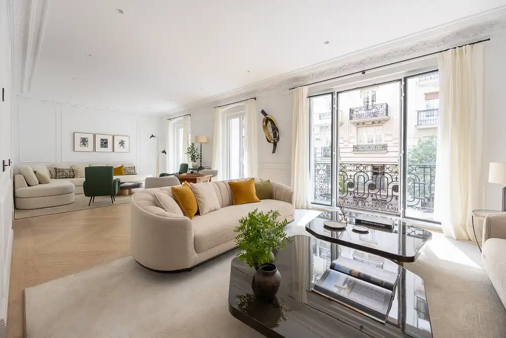 Living room of Flat for sale in Madrid  with Air Conditioner, Heating and Parquet flooring