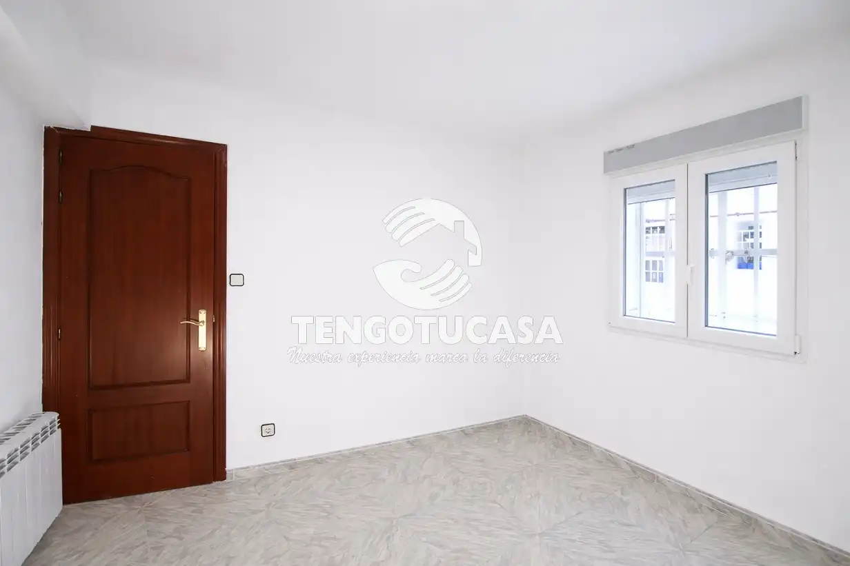 Habitación de Piso de alquiler en  Madrid Capital con Calefacción, Horno y Lavadora