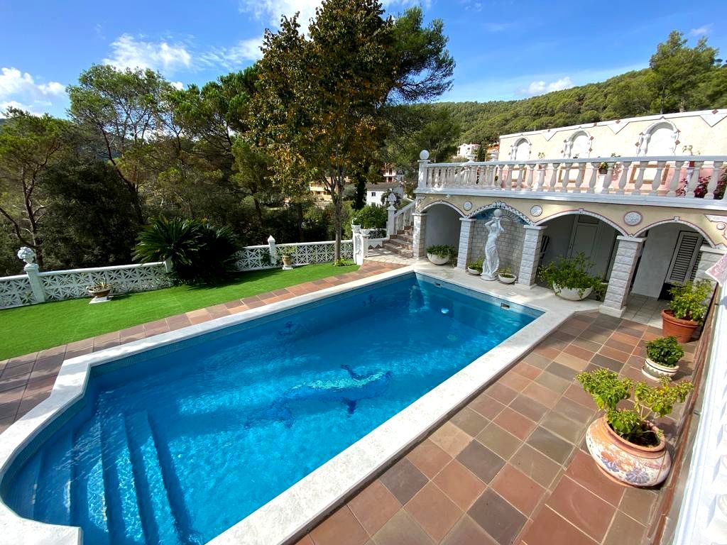 Swimming pool of House or chalet for sale in Òrrius  with Air Conditioner, Heating and Private garden