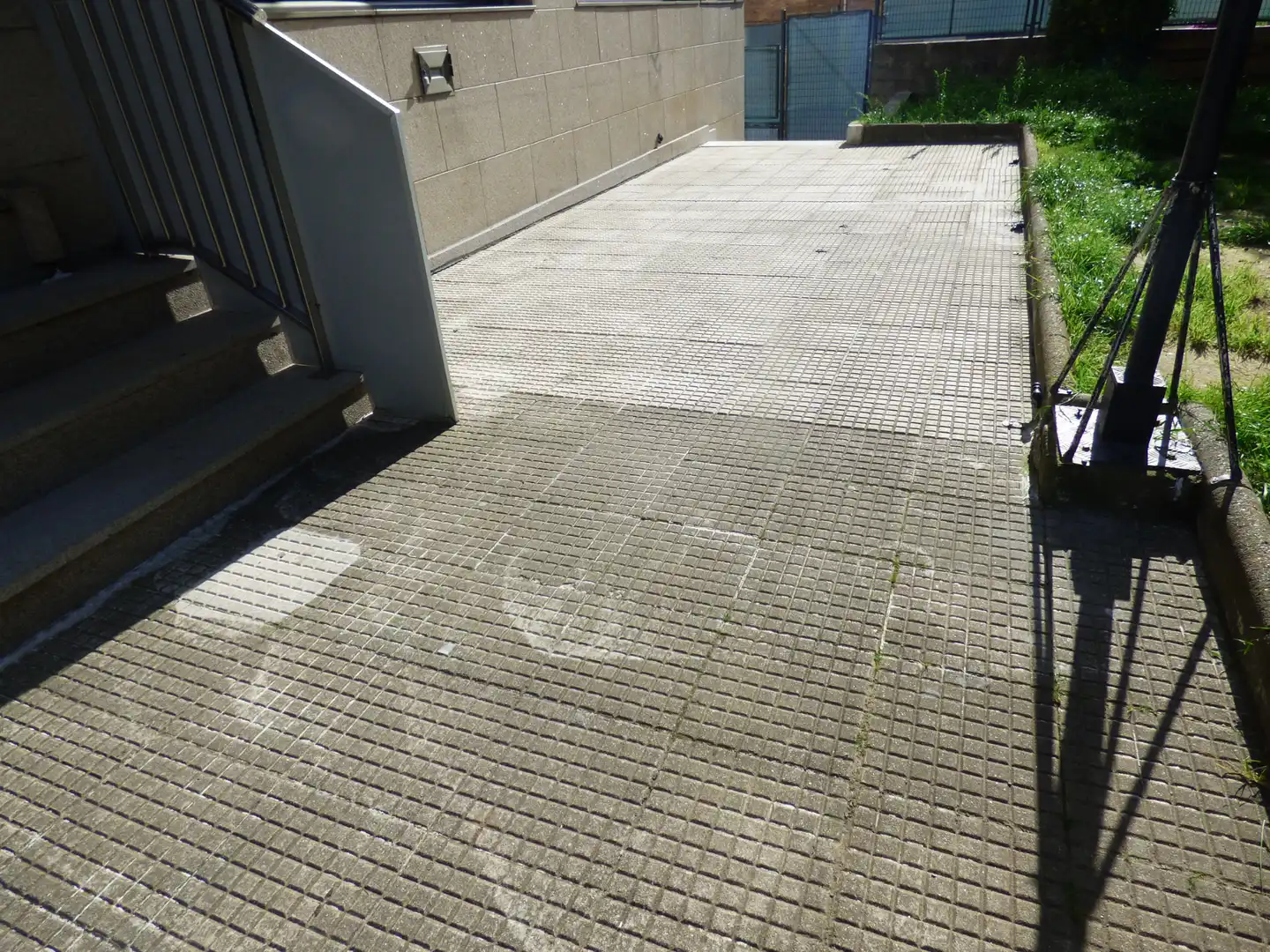Terrassa de Local en venda en Vigo  amb Moblat