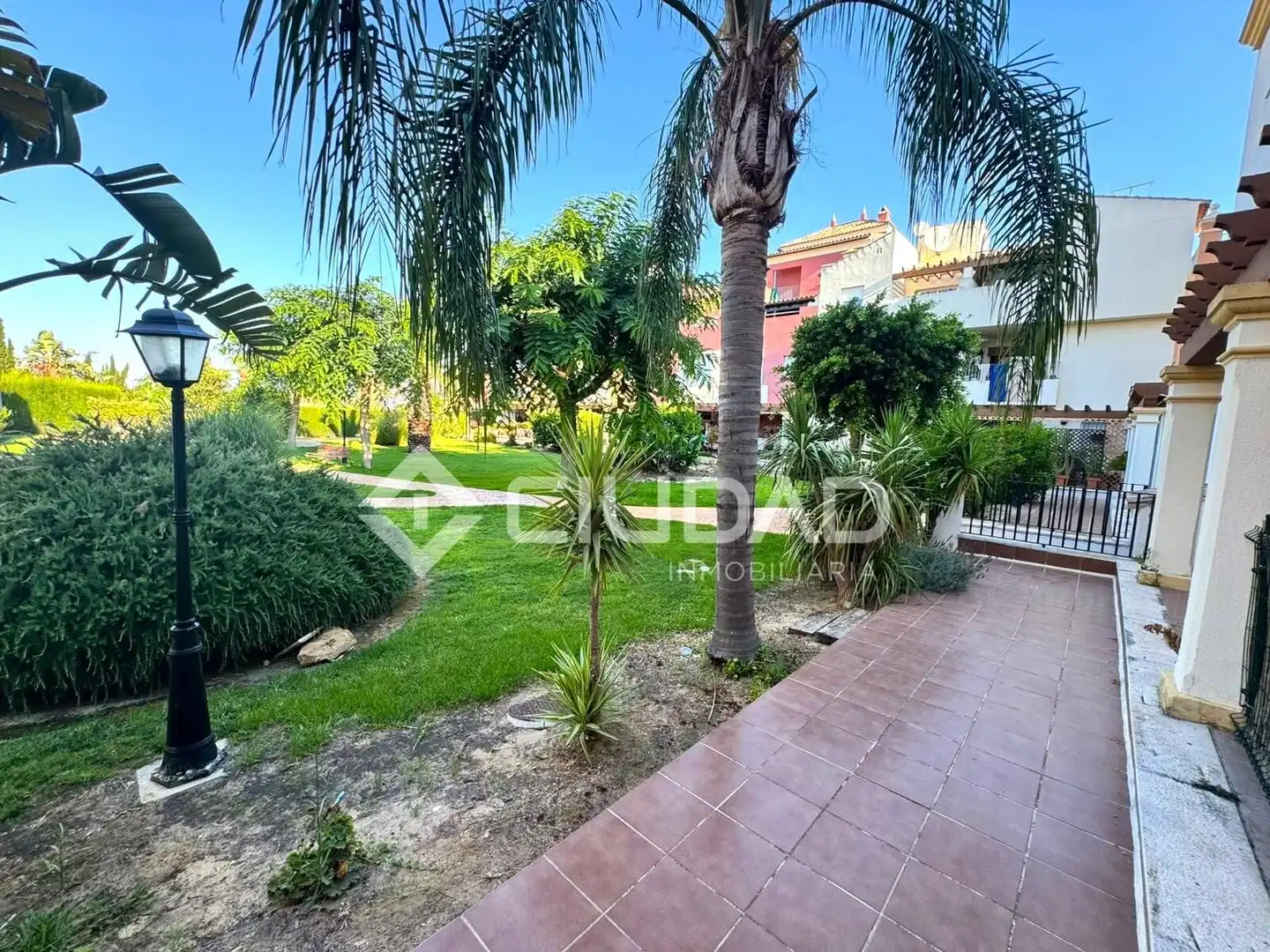 Jardín de Piso en venta en Sanlúcar de Barrameda con Aire acondicionado, Jardín privado y Amueblado