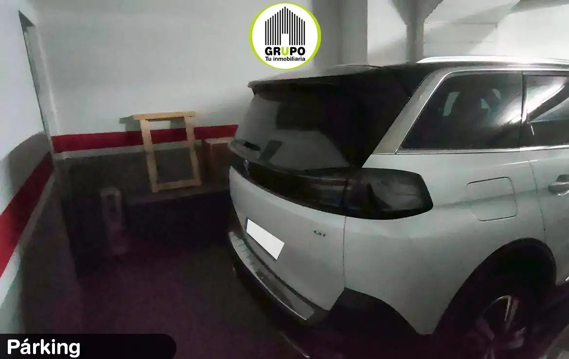 Aparcament de Pis en venda en Esplugues de Llobregat amb Aire condicionat, Calefacció i Parquet
