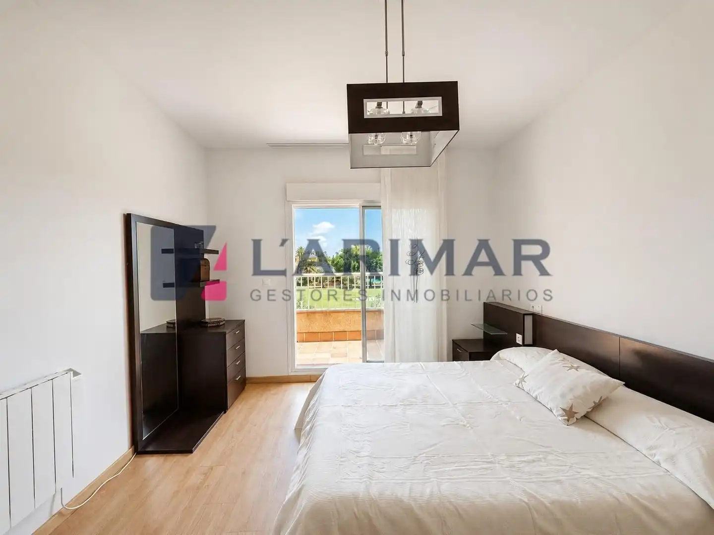 Dormitori de Casa o xalet de lloguer en Alicante / Alacant amb Aire condicionat, Terrassa i Traster