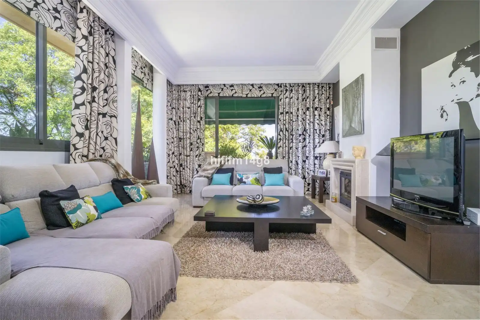 Sala de estar de Ático en venta en Marbella con Aire acondicionado, Trastero y Amueblado
