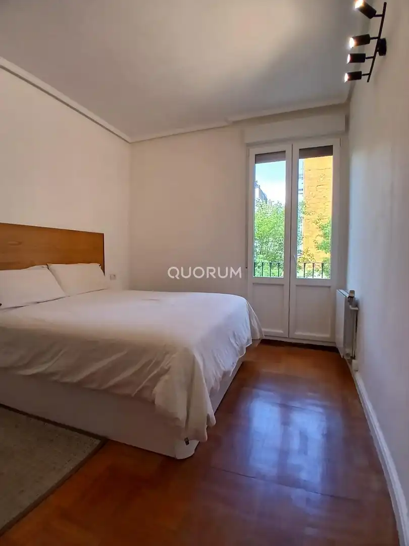Habitación de Piso en venta en Bilbao  con Calefacción y Balcón