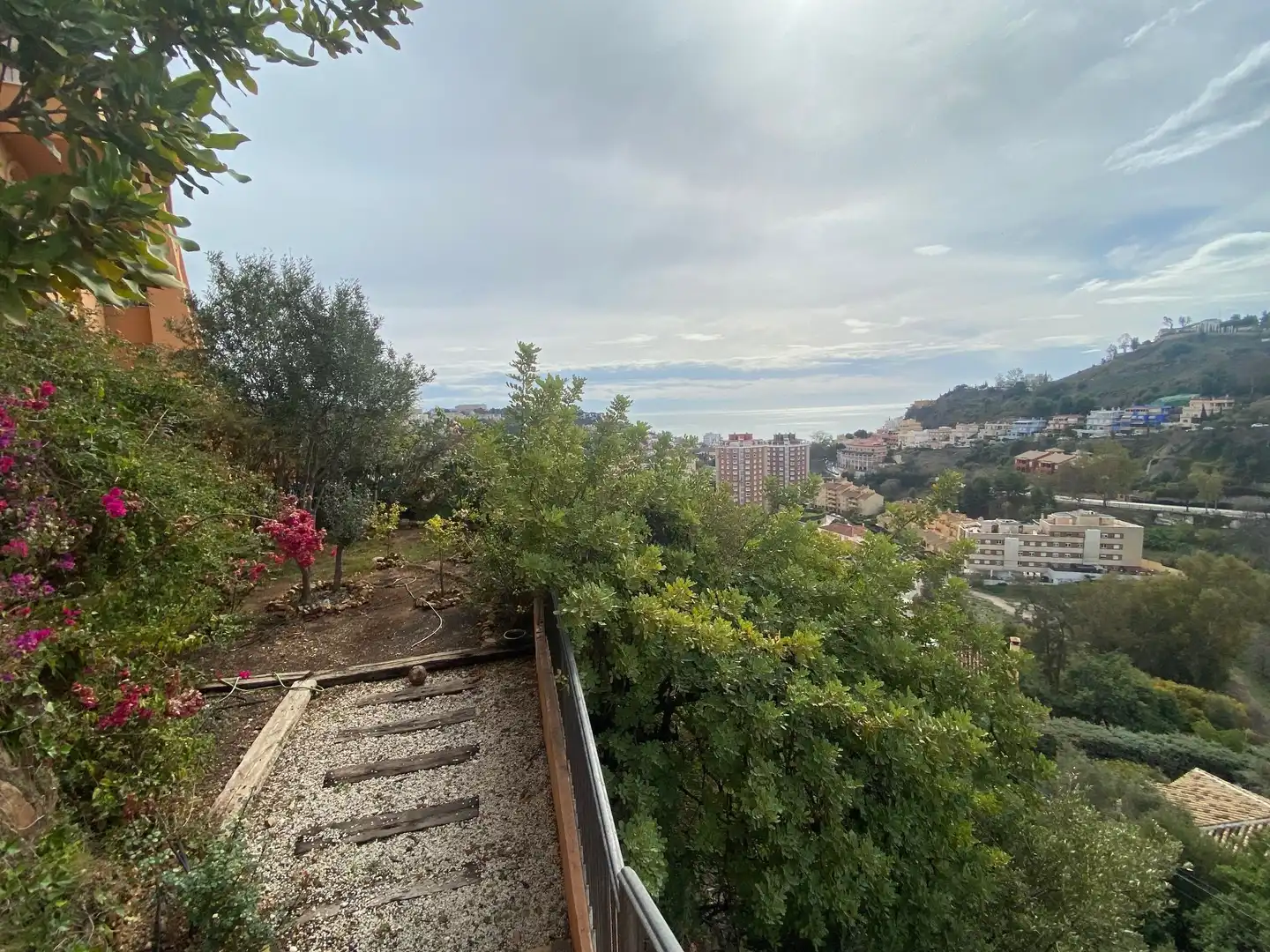 Houses for sale in Calle Sierra de Yeguas, Limonar