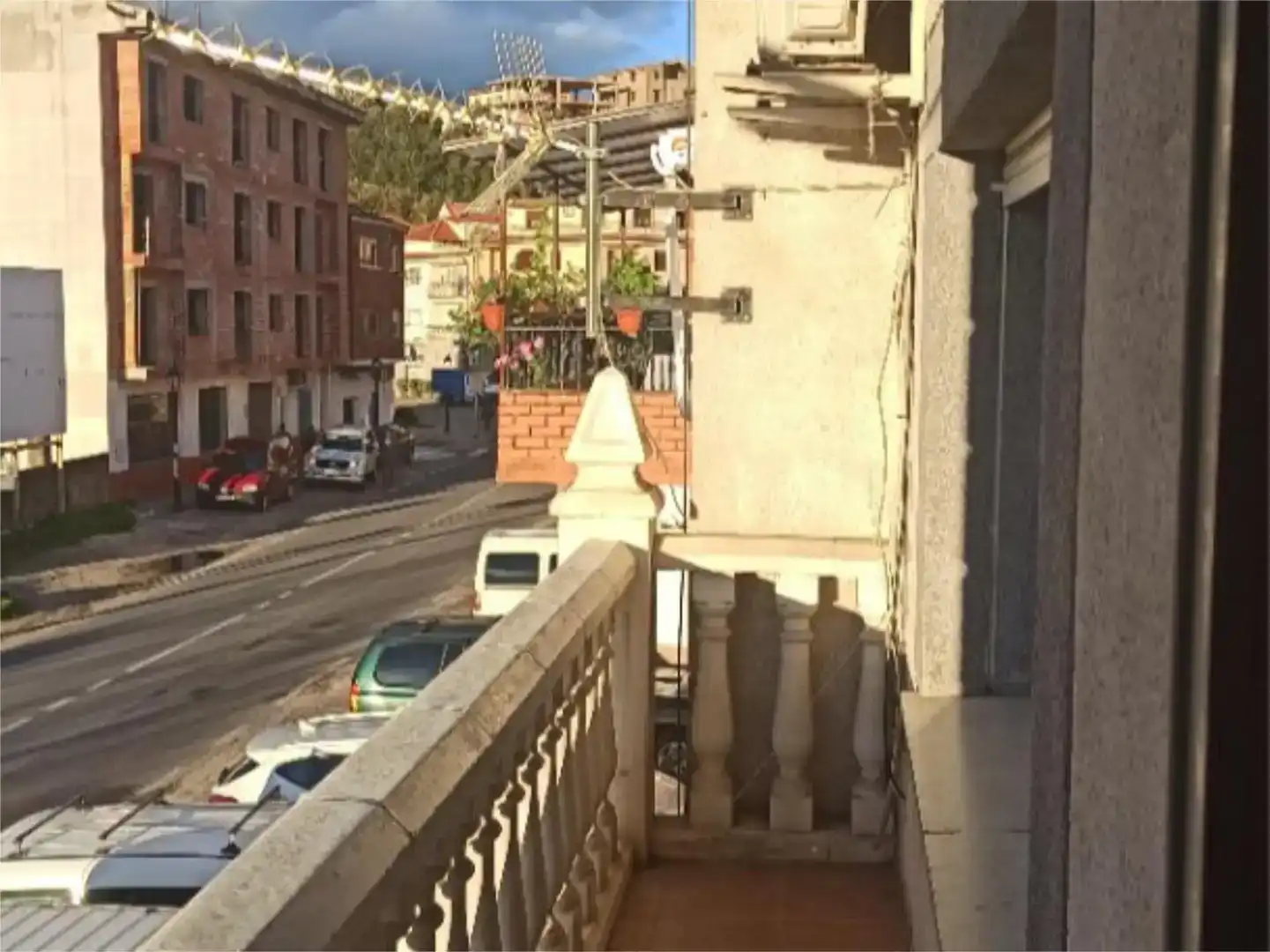 Vista exterior de Pis en venda en Cabezuela del Valle amb Aire condicionat, Moblat i Balcó