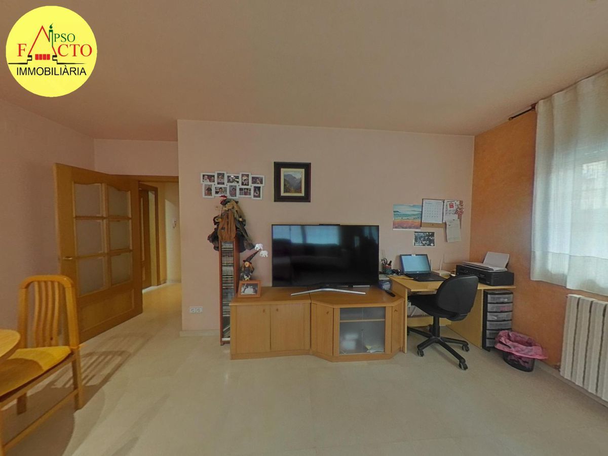 Sala d'estar de Casa o xalet en venda en Castellfollit de la Roca amb Calefacció, Terrassa i Traster