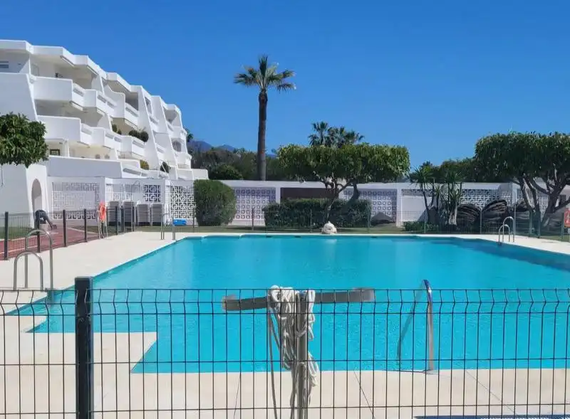Piscina de Apartament en venda en Marbella amb Aire condicionat, Calefacció i Terrassa