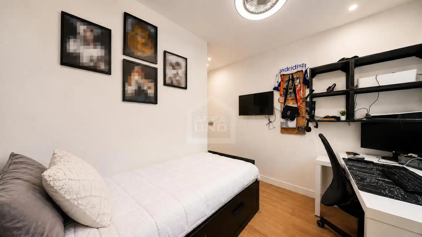 Bedroom of Flat for sale in Alcorcón  with Air Conditioner, Heating and Swimming Pool