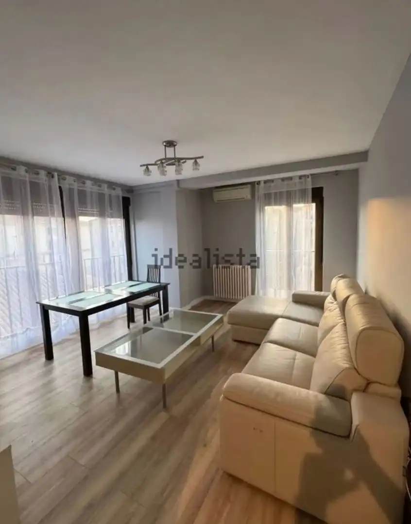 Vista exterior de Piso de alquiler en Salamanca con Aire acondicionado, Calefacción y Terraza