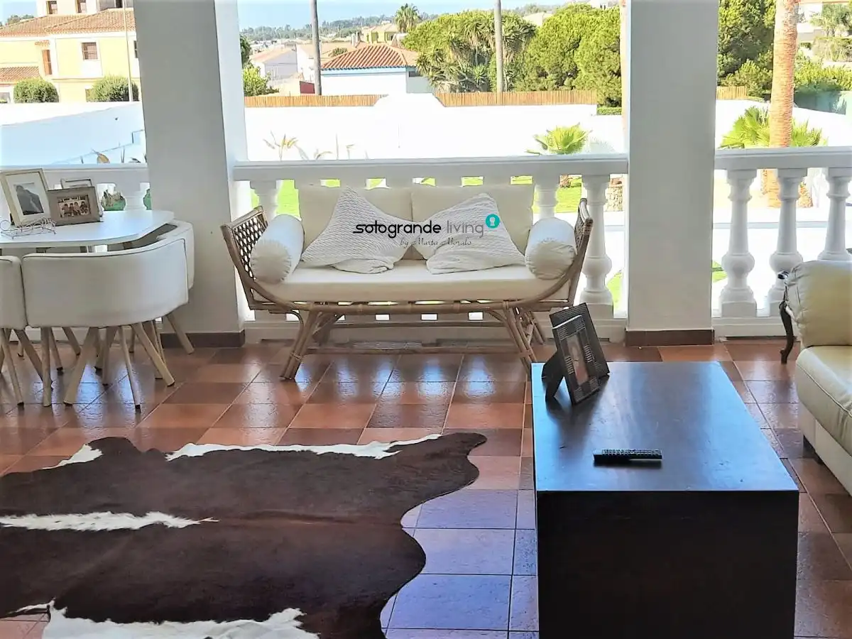 Living room of Houses for sale in La Línea de la Concepción  with Air Conditioner, Private garden and Terrace
