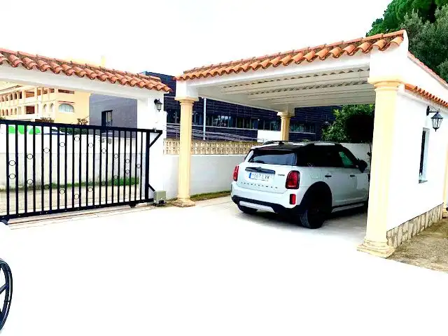 Parking de Casa o chalet en venta en Dénia con Aire acondicionado, Calefacción y Jardín privado