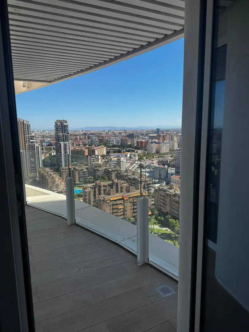 Vista exterior de Apartament de lloguer en Valencia amb Aire condicionat, Jardí privat i Terrassa