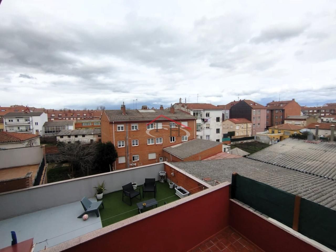 Exterior view of Duplex for sale in San Andrés del Rabanedo  with Heating, Parquet flooring and Storage room